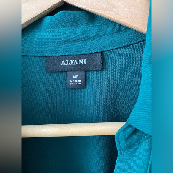 Nice green dress - Picture 4 of 7